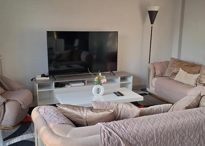 Large&superb Near Paris Appartement